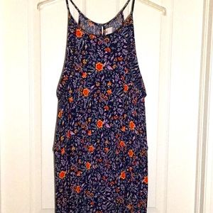 Adorable floral jumpsuit !